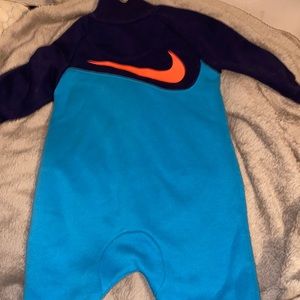 One peace Nike set